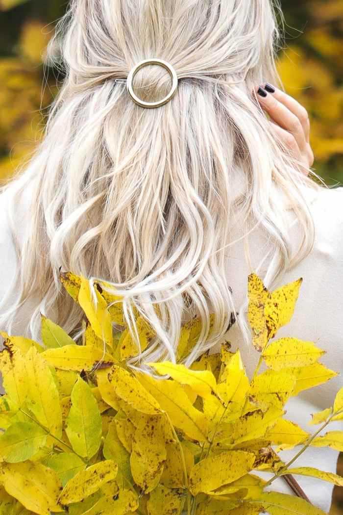 how-to-touch-up-dark-roots-in-blonde-hair