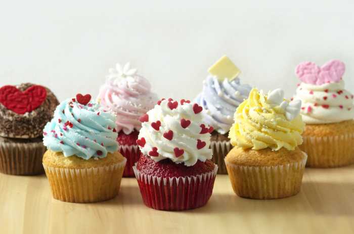 Cupcakes with "mile-high" frosting