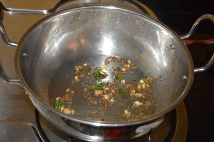 how-to-make-green-gram-curry-mung-bean-curry-for-jolada-rotti-chapati-and-poori