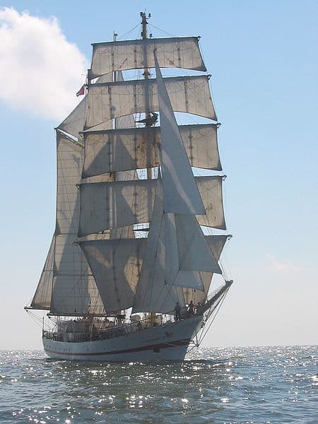 Sailing on Lake Erie Towards Canada...To Windsor to find the elusive Butter Tart of yore.