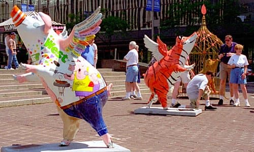 Cincinnati Public Art: Pigs represent Cincinnati's history as the pork capital of the Midwest - "Porkopolis."