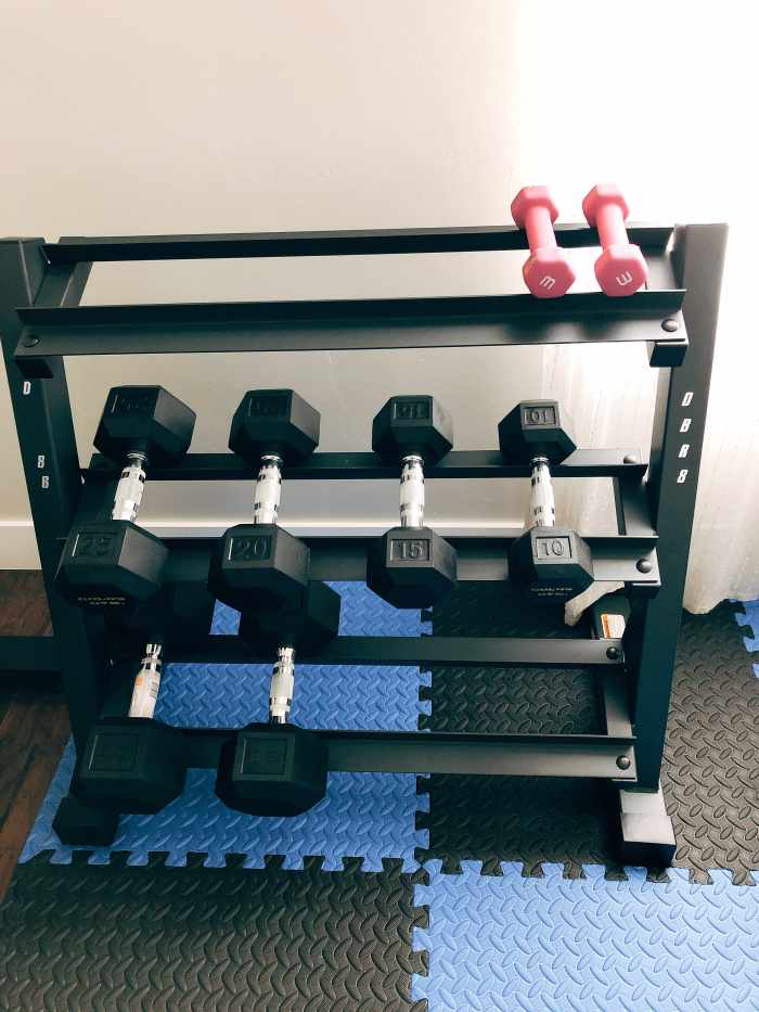 Dumbbells are versatile since there are a large number of exercises you can do with them for all the muscles at home. You can perform bicep curls, shoulder raises, and other exercises with dumbbells.