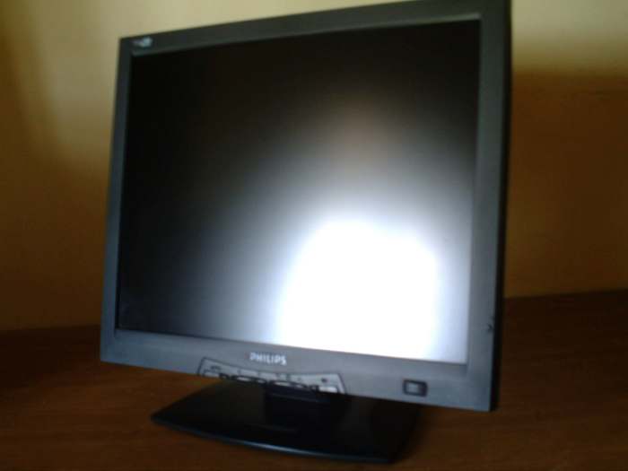 That's a 'Phillips' monitor ... just in case you were wondering why I posted that image over here ...