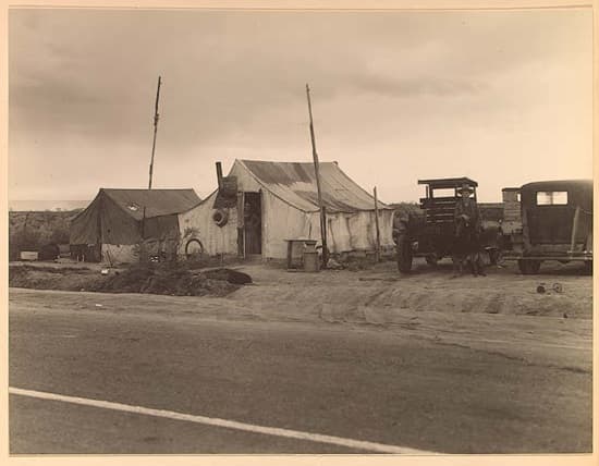 A squatters' camp of transients in Texas in February 1935 during The Great Depression.