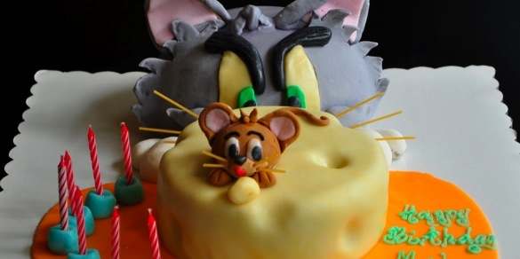 The maker mentions how she was completely amused when someone ordered a Tom and Jerry cake in this era of new cartoon characters. Proves that Tom and Jerry will always remain timeless!