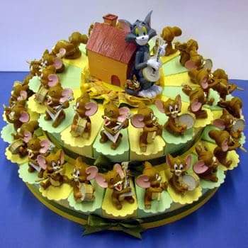 This Tom and Jerry birthday cake contains many layers. Really good to look at and I'm sure tastes as good!