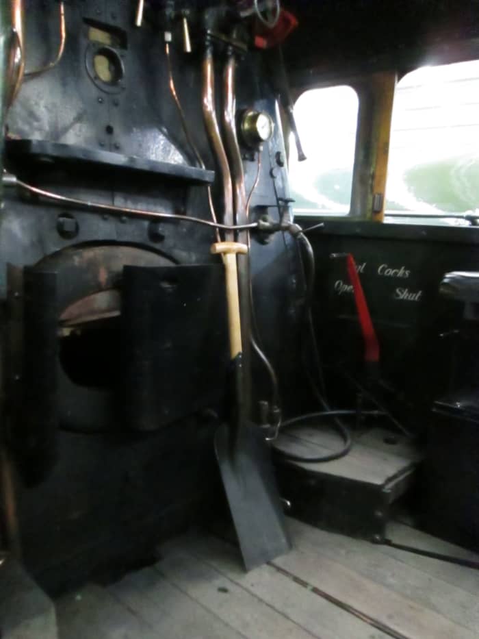 Inside the cab toward the fireman's side - LNER engines were designed to be driven also by Scottish crews, who refused to handle right-hand-drive (NER) engines. As a consequence English drivers had to be able to handle both left and right-hand drive