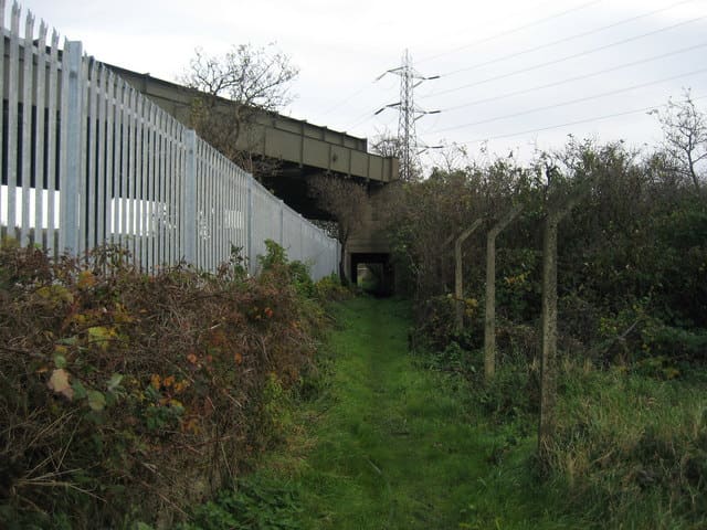 The Sailors' Trod or Black Path where it passes behind Lackenby steel works - a bit restricted here!