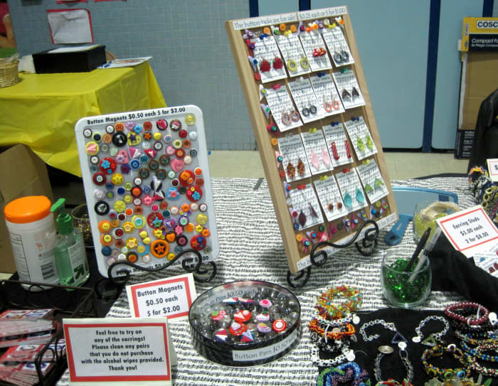 Headbands are a great item to sell at craft fairs and through online venues, such as Etsy.
