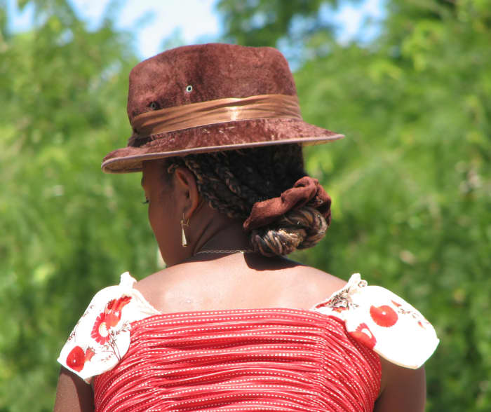 Braiding Hiarstyle picture. Large braids such as these are easier to remove, but are not very durable - the braids at the hairline become untidy quickly