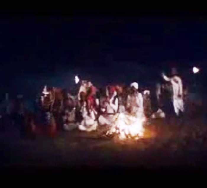"Morni bagan mein boli aadhi rat ma" : a song from the desert, where the melody of Rajasthani folk music matches the charm of the desert night.
