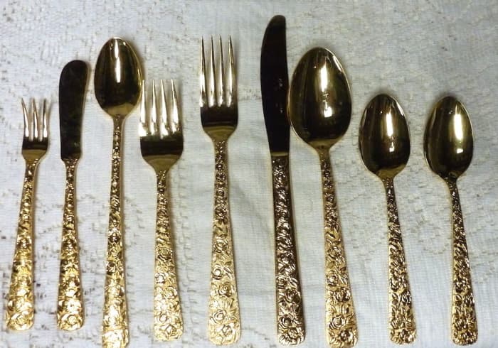 Here is a photo of the complete Cellini Romanesque nine piece place setting: with the Dinner Fork, Salad Fork, Dinner Knife, Soup Spoon, Teaspoon, Cocktail Fork, Ice Tea Spoon, Spreader Knife, Sugar Spoon, and Butter Knife.