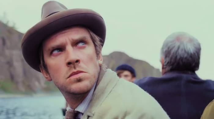 Thomas Richardson (Dan Stevens) eyes the mountain walls of Erisden, the island where his sister is being held for ransom in 'Apostle', a Netflix Original (2018).