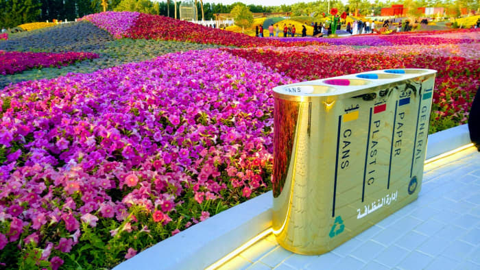 Golden Trash Bin. Facilities such as this allows the area to be well-kept, clean and neat. #YanbuFlowersFestival2019