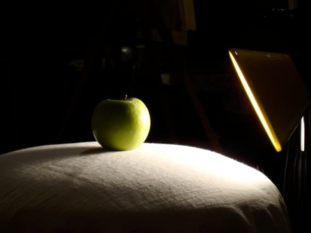 An example of how to light your simple still life. Harsh lighting is the best to create a sharp contrast of light and shadow.