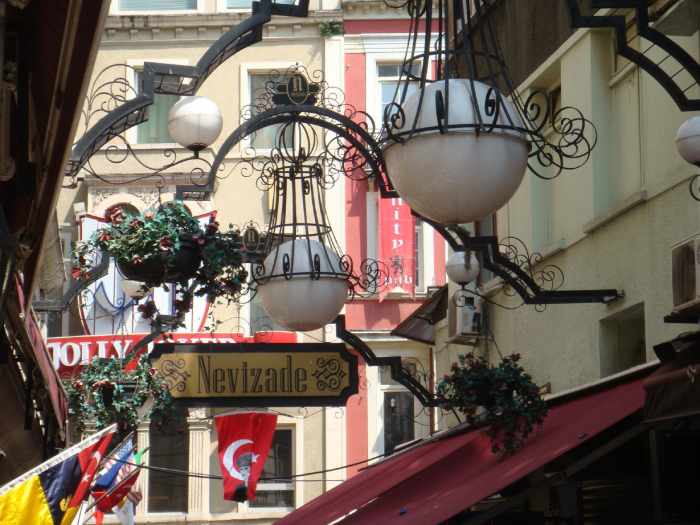 Nevizade street. So pretty when looking up to take a photo, delightful at street level, one restaurant after the other, all with tables on the street, some with balconies too... an incredible sight for a Mediterranean hearted girl like me.