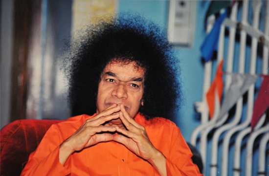 Gazing into the distance.... and beyond... This was a rare moment when I felt that Swami was 'there' and yet 'elsewhere' too!