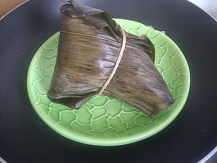 Rice dumpling is called Bakcang or bacang in Indonesian and Malaysia, machang in Philippines and bachang in Thailand.