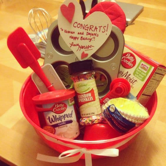 35+ Awesome DIY Christmas Gift Basket Ideas for Friends - HubPages