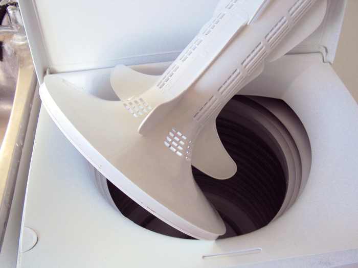 How to Get the Dirt and Grime Out Of Your Clothes Washing Machine