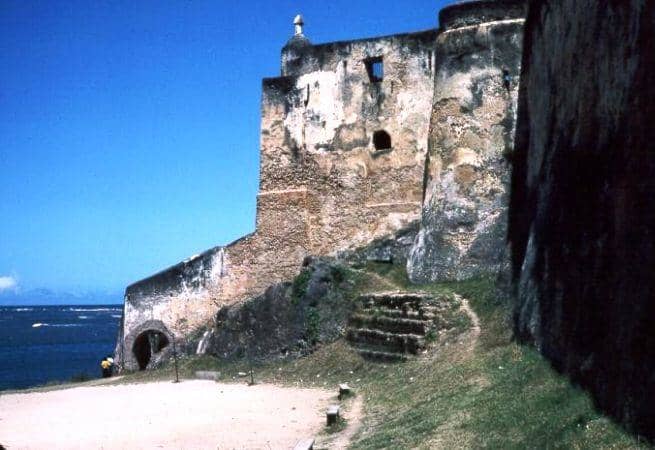 The Portuguese who conquered the city in the early 16th century built this fort by the waterfront. It acted as a prison.