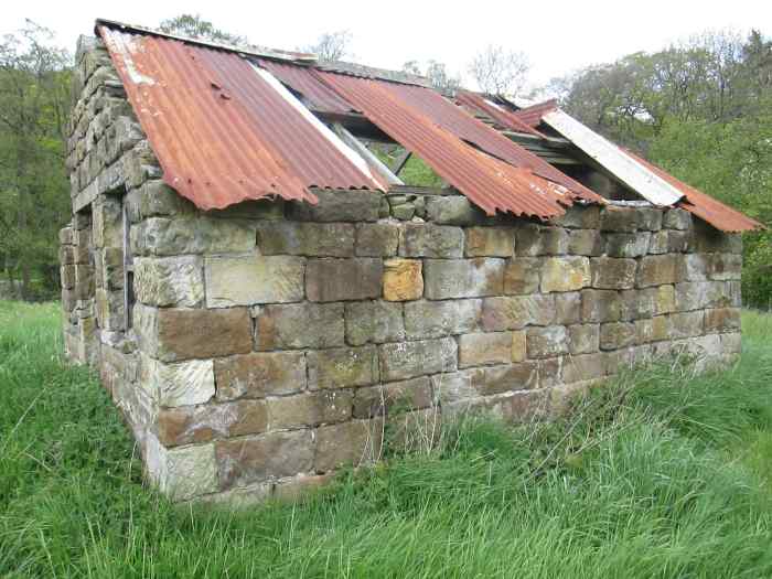 It's also too small for a family home. A labourer or two might live here, but not for long, and it's out of sight of any farm buildings.