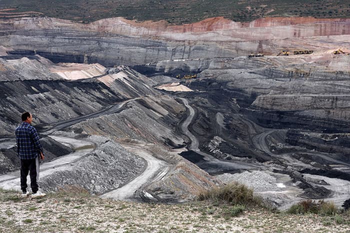 A modern coalpit mine, Estercuel, Aragon, Spain. Image courtesy of Jennifer Woodard Maderazo and Wikimedia Commons.