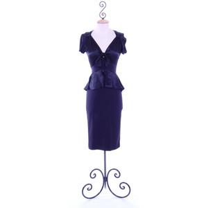 Great for hour glass, pear, and ruler shapes! See the nice curves. This dress has them whether or not you do. So cute!