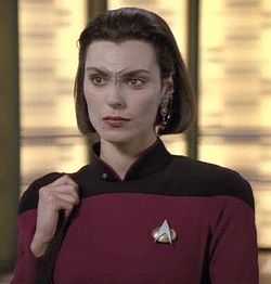 10 Sexiest Women of Star Trek - HubPages