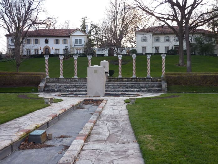 Part of the Verona Columns Park.