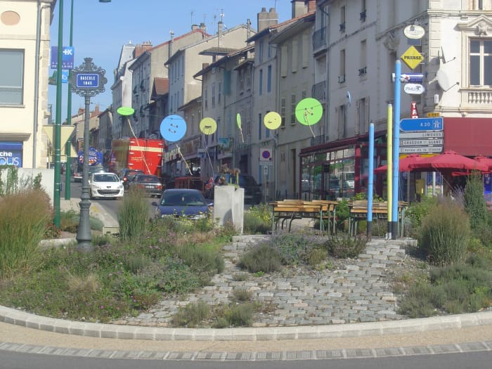 The town of Saint Junien is so proud of it's association with the film that it's created a Guerre des Boutons roundabout!
