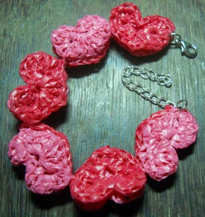 Chains of Hearts Crochet Bracelet (Pattern and Instructions)