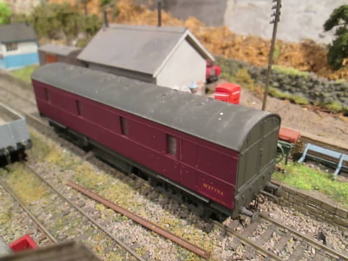 Ex-LMS bogie Covered Carriage Truck (CCT), latterly used on parcels traffic or as General Utility Vans (GUV), Modified Lima r-t-r