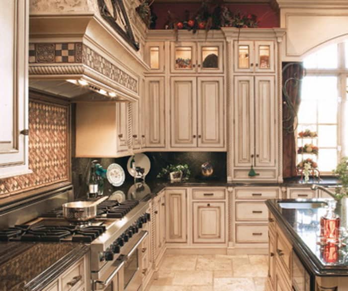 Extra high kitchen cabinets craft a customized kitchen