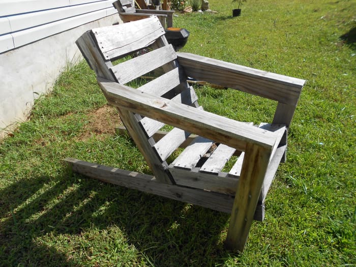 My pallet chairs use pallets as building materials and require very little disassembly.