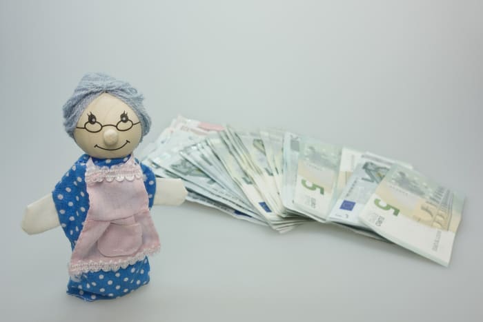 How much money do you want to have saved up before you retire? Check out these tips for reaching your goal!