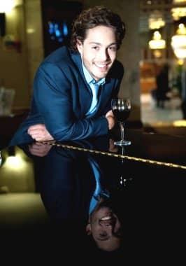 The exotic appeal of wine and the art of wine tasting makes many metrosexual guys prefer it over other spirits that are considered more manly.