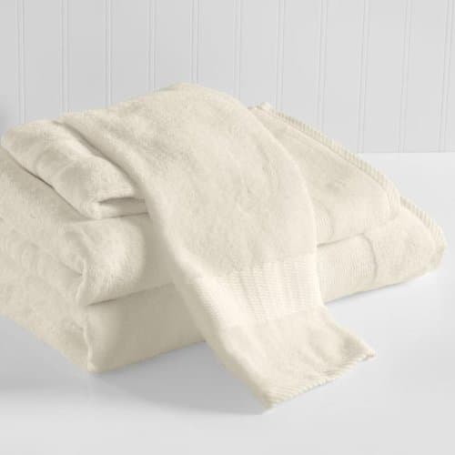 Brookstone is known for luxury. This towel, made from 35% Egyptian Cotton and 65% Bamboo Rayon, is both comfortable and durable.
