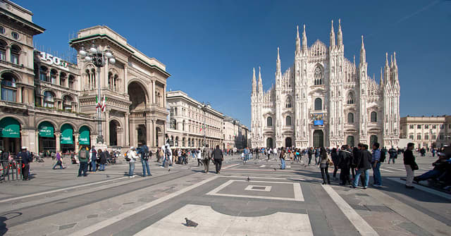 Cathedral and Vittorio Emmanuelle II arcade at Piazza Duomo in MIlan
