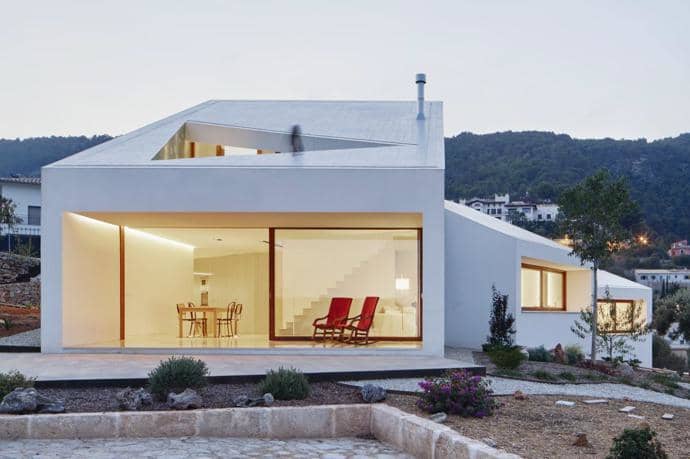This house is featured at The Annual World Architecture Festival, 16 to 18 November 2016 in Berlin, Germany.
