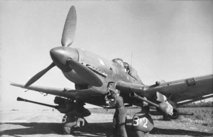 A JU-87G tank buster Stuka with a 37mm cannon under each wing. Rudel would test this new weapon in the Battle for Kursk in the summer of 1943 with great success.
