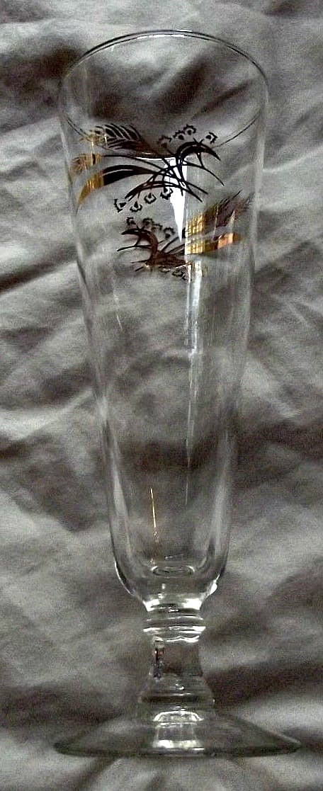 The pilsner, 8-3/8" tall in the Prairie Wheat Lifetime gold Golden accent crystal glasses stemware made by Homer Laughlin