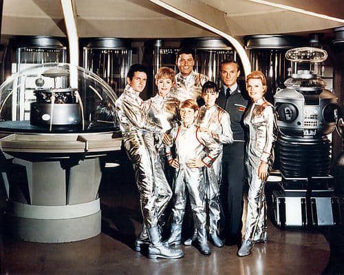 Major Don West, Maureen Robinson, Professor John Robinson, Dr. Zachary Smith, Judy Robinson, the Robot, Penny Robinson, Will Robinson