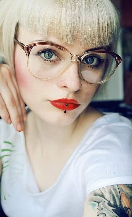 This pair of glasses frames her gorgeous eyes beautifully making her eyes pop and stand out in reading glasses.