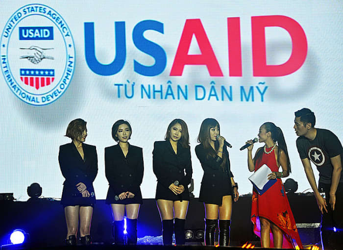 Brown-Eyed Girls give an MTV concert in an effort to raise funds as well as awareness to end human trafficking.