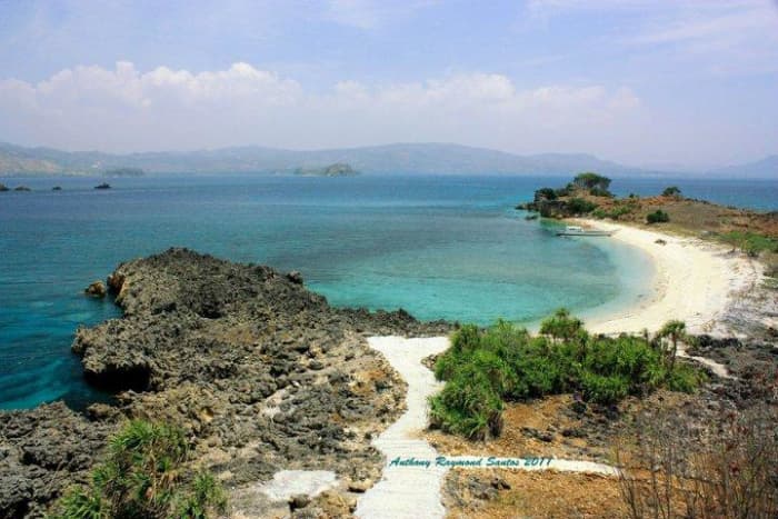 Bulalacao is endowed with natural resources ideal for tourism development. It has islands, coves and peninsulas declared as tourism zones and marine reserves