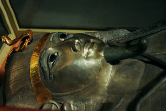 The silver anthropoid coffin of Psusennes I
