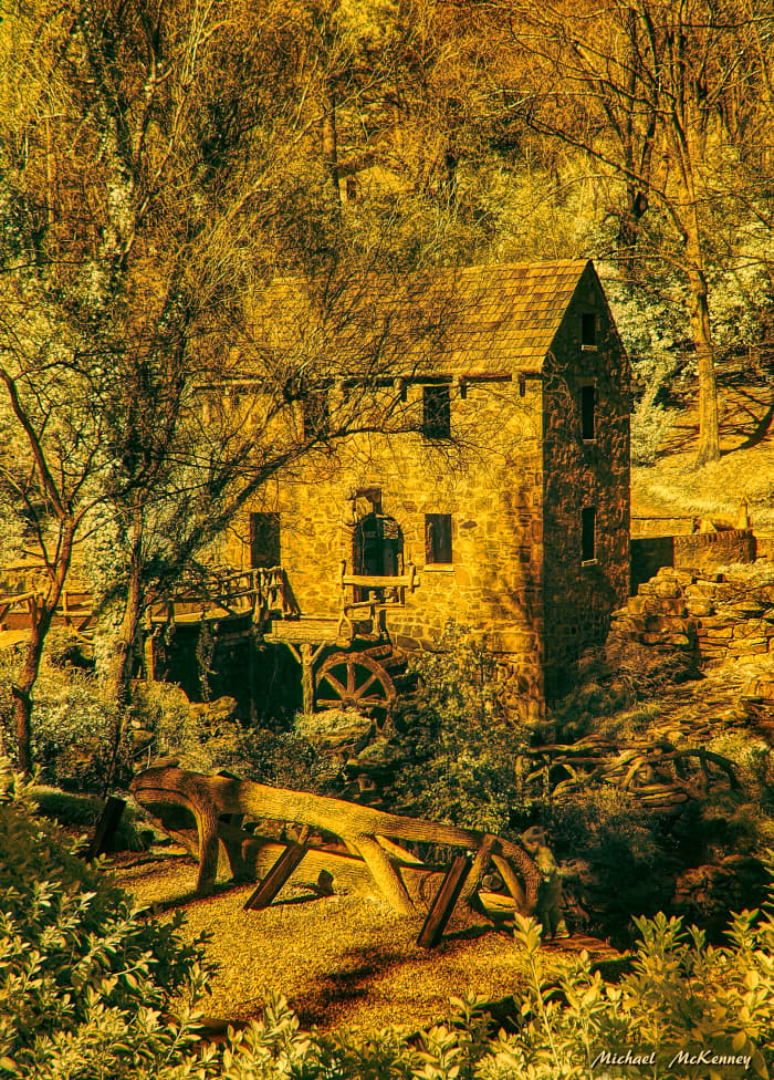 The Old Mill in Little Rock, Arkansas is a non-working mill and was built as a replica of working gristmills of the 1800's. It was commissioned by Justin Matthews in 1932 to be built by Mexican-born artist/architect Dionicio Rodriguez.