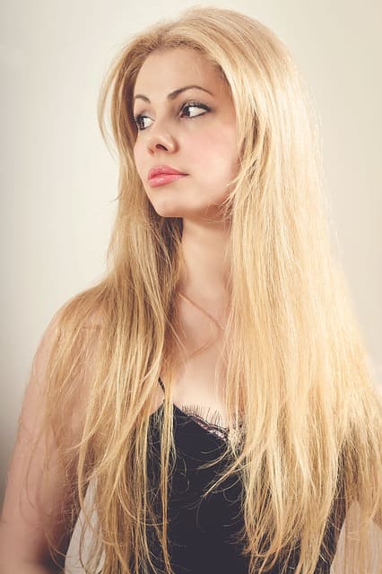 You can have beautiful light-colored locks without having to use hair dye. And instead of having to coat your entire head with dye, then waiting for the dye to work, you simply spray on peroxide, brush it through your hair, and you are good to go.