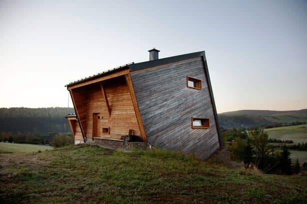 Make a statement with a post modern or minimalist cabin. An abstract approach a cabin like this has many uses architecturally and kinetically speaking and when built correctly the home invites the world outside into it.
